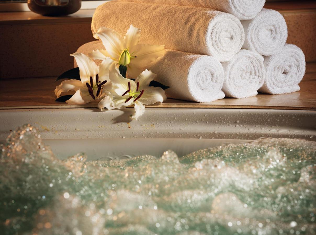 Moevenpick Hotel City Star Jidá Exterior foto A whirlpool bath
