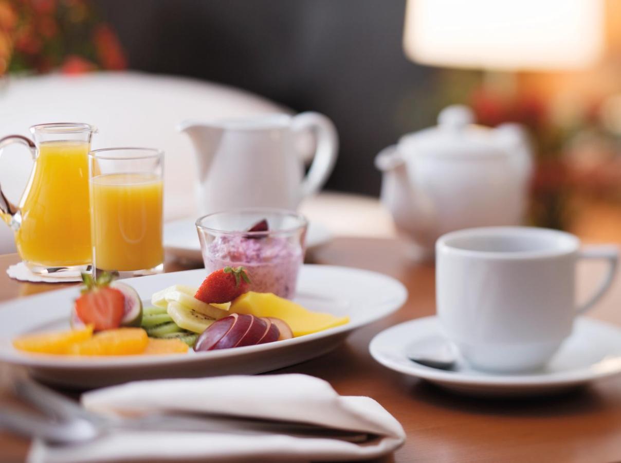 Moevenpick Hotel City Star Jidá Exterior foto A breakfast table