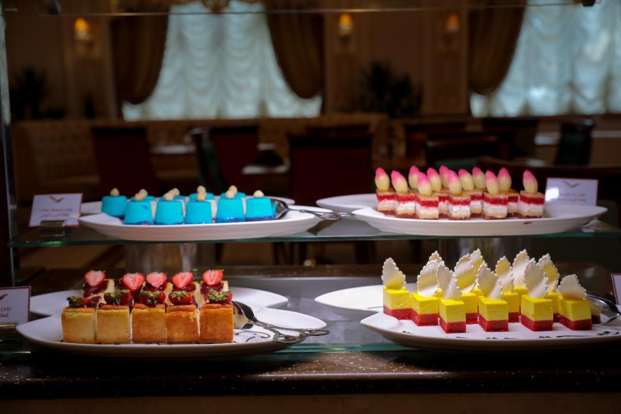 Moevenpick Hotel City Star Jidá Exterior foto Desserts