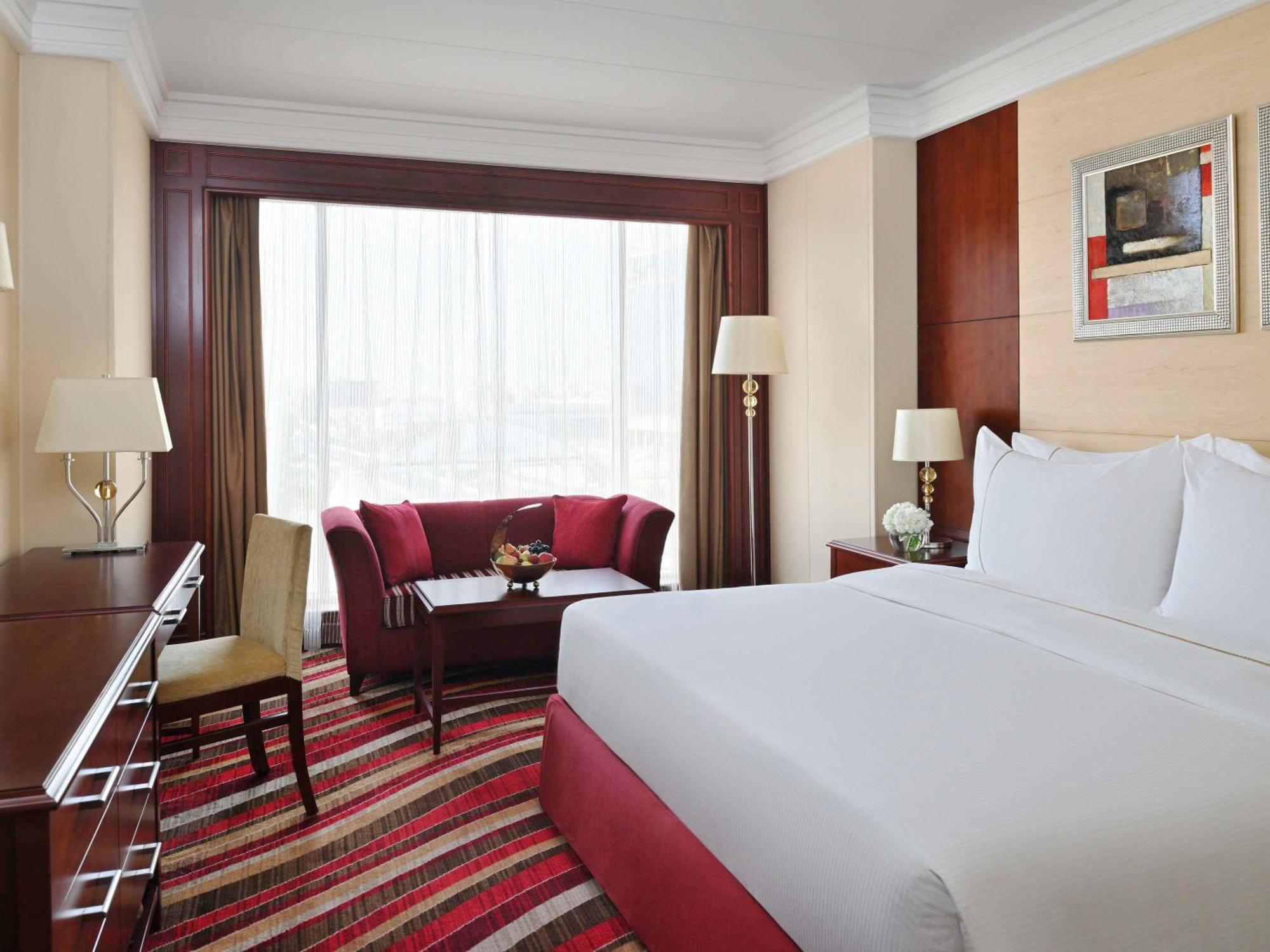 Moevenpick Hotel City Star Jidá Exterior foto A room at the hotel
